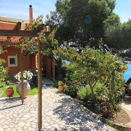 Appartement Takis On A With Private Garden And Sea View Pelekas