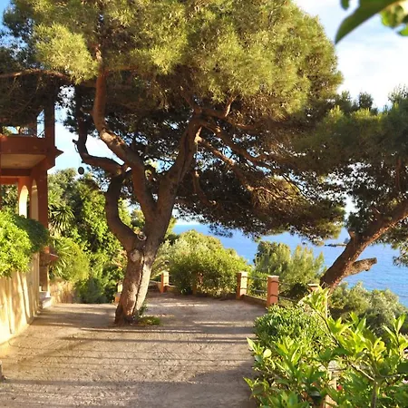 Takis On A With Private Garden And Sea View Pelekas