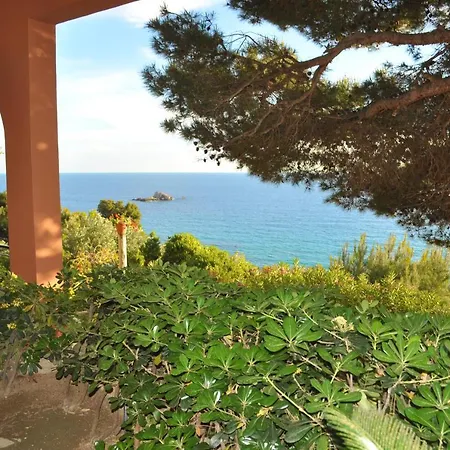 Takis On A With Private Garden And Sea View Appartement Pelekas