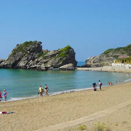Takis On A With Private Garden And Sea View Appartement
