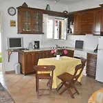 Takis On A With Private Garden And Sea View Appartement Pelekas
