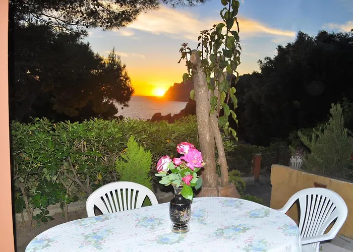 Takis On A With Private Garden And Sea View Pelekas